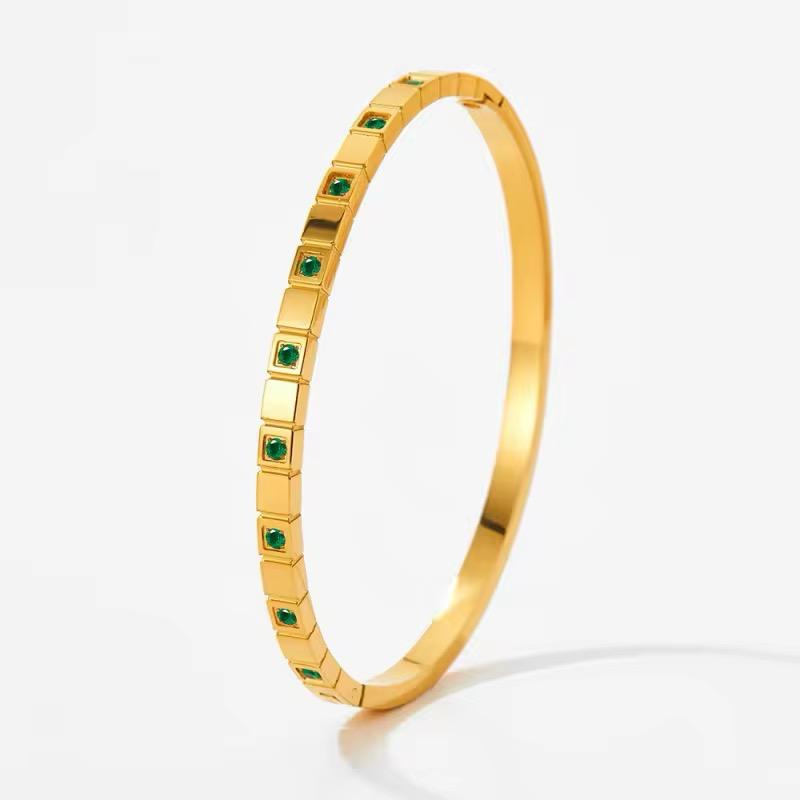 Blanche Green Bangle