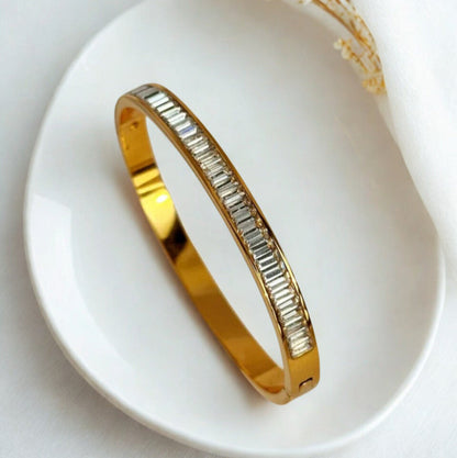 Crystiq Bangle