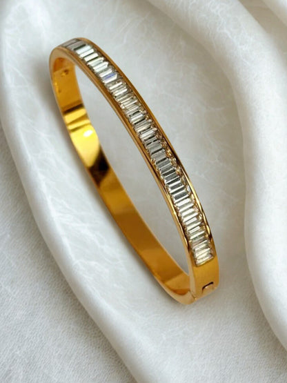Crystiq Bangle
